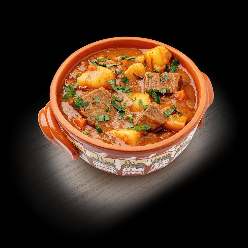 Gulaș de vită cu legume